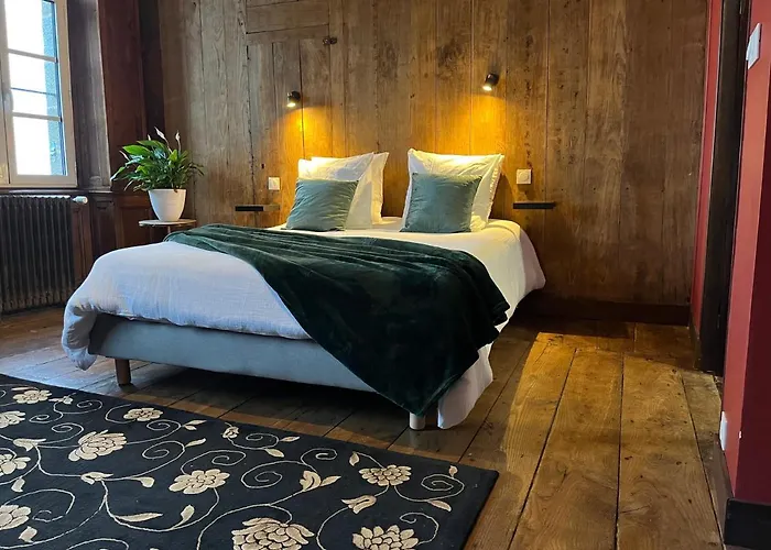 Mercier de Montigny - Les Chambres du Beffroi - SPA et Massage